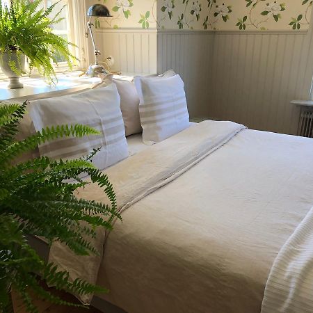 Villamilsten B&B Lidkoping Ngoại thất bức ảnh