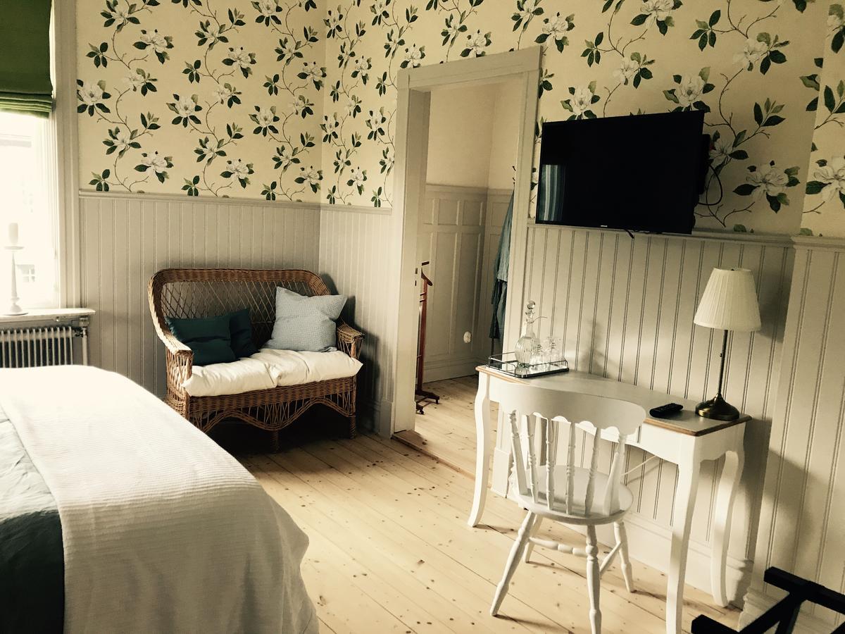 Villamilsten B&B Lidkoping Ngoại thất bức ảnh