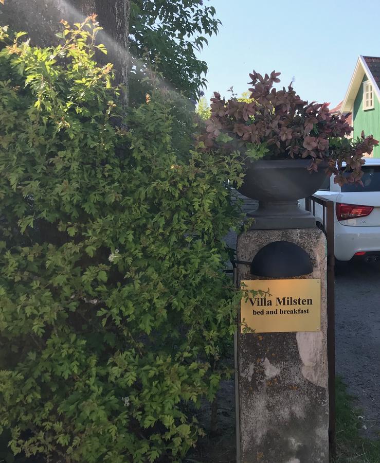 Villamilsten B&B Lidkoping Ngoại thất bức ảnh